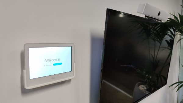 Cisco Touch 10 Wall Mount - Image 2